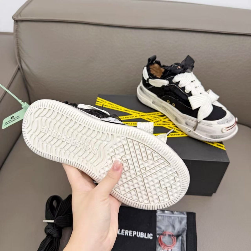 Smilerepublic Canvas Shoes